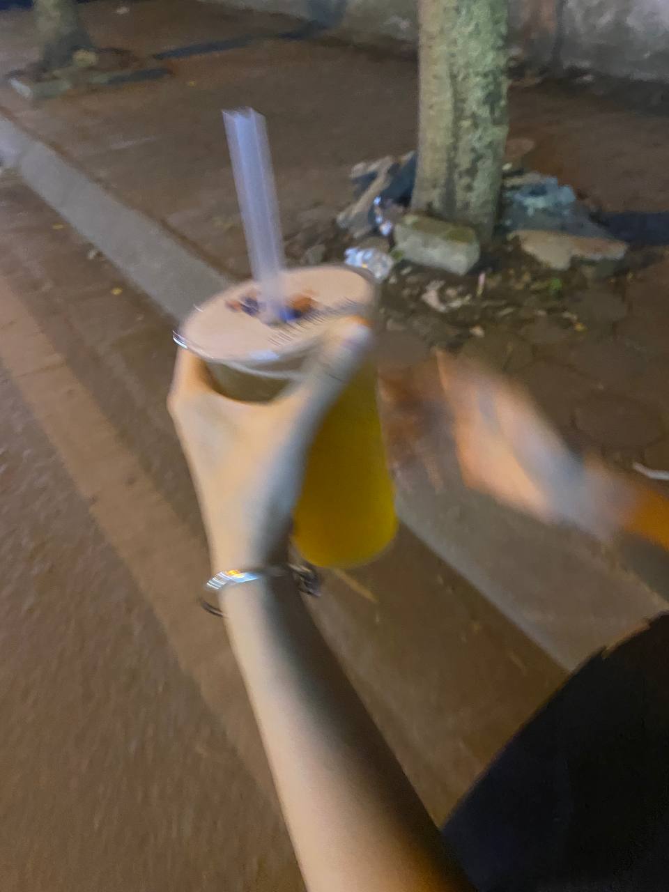 Khoảnh khắc 8